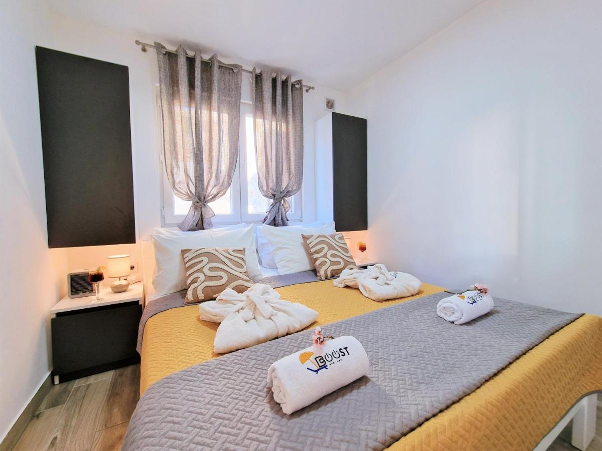 Holiday House Boost With Heated Pool Klis Экстерьер фото