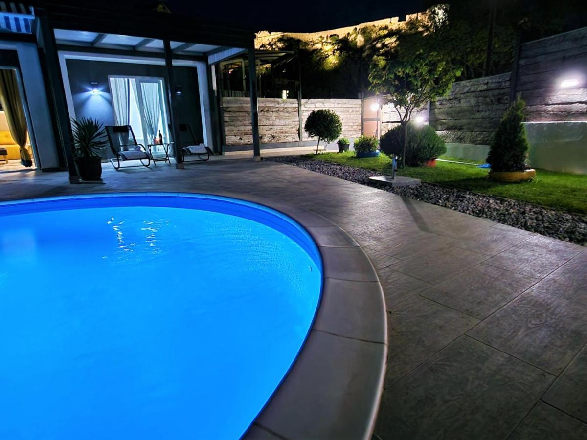 Holiday House Boost With Heated Pool Klis Экстерьер фото